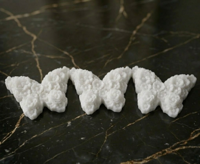 Πεταλούδα waxmelt. Το Πνεύμα της Άνοιξης